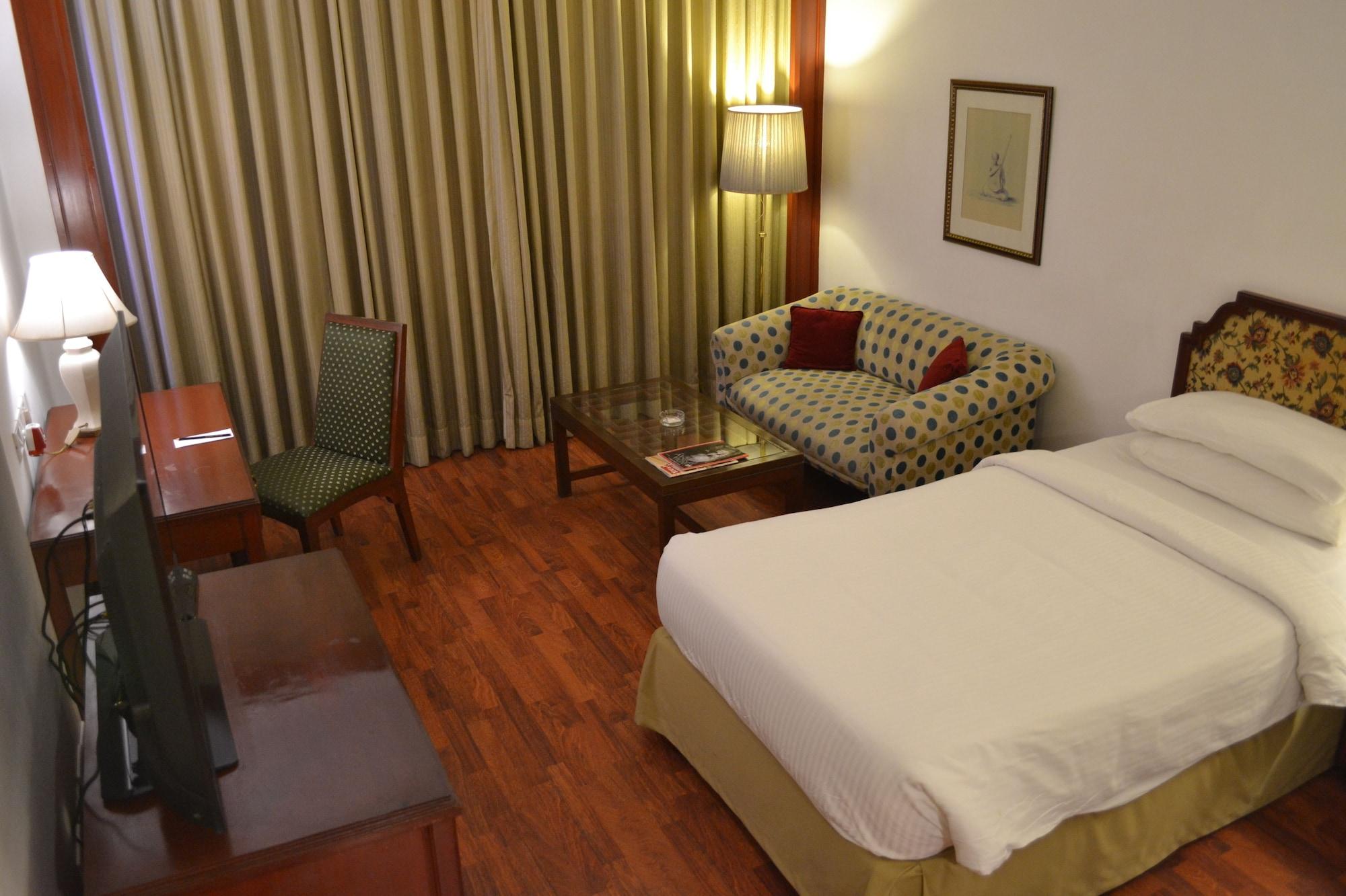 Taj Banjara Hotel Hyderabad Exterior foto A room at the hotel