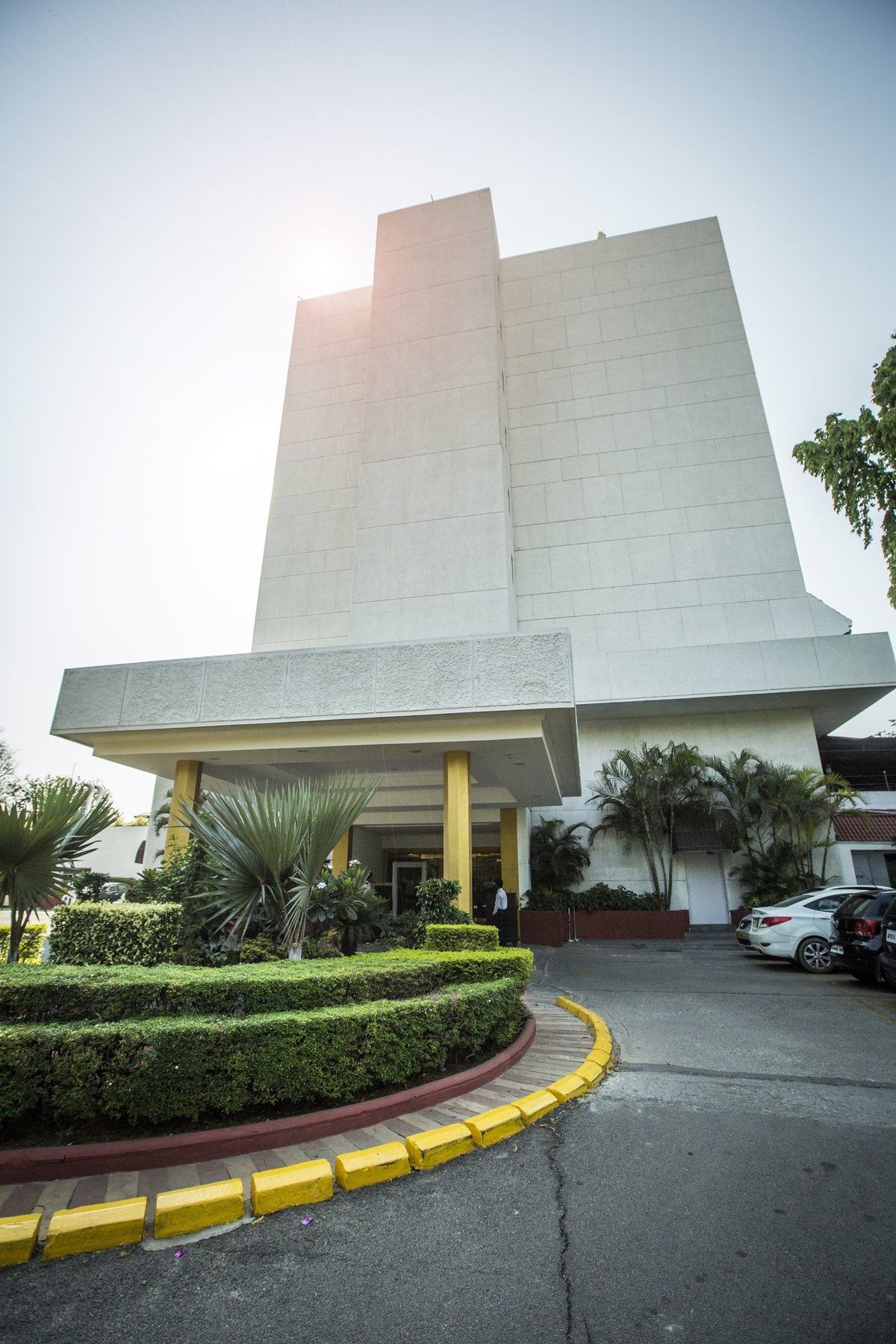Taj Banjara Hotel Hyderabad Exterior foto The main entrance of the hotel
